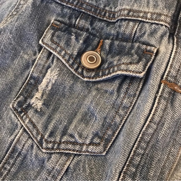 FOREVER 21 • Contemporary Blue Denim Jean Jacket Button Factory Distressed Small - Picture 6 of 9